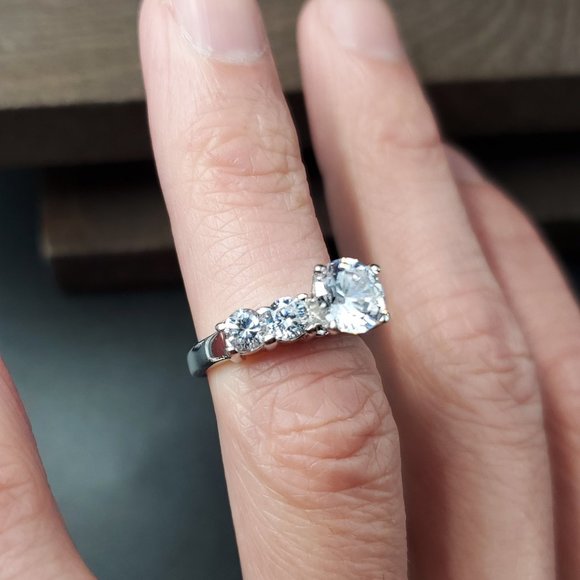 Size 5 Sterling Silver Raised Style Cubic Zirconia Ring - Picture 4 of 8